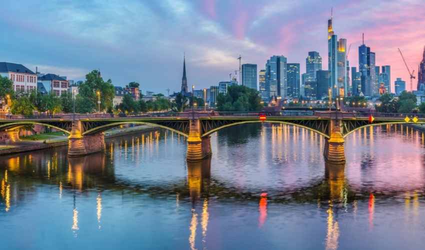  PARIS, LONDRES, PAISES BAJOS Y EL RHIN I 